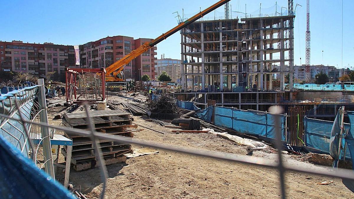 Obras de una promoción en Málaga, en una imagen de archivo.