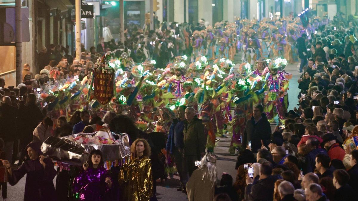 VÍDEO: Así fue el espectacular entierro de la sardina del Antroxu de Gijón