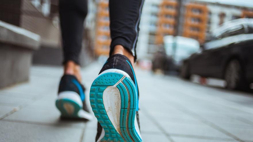 El truco infalible para adelgazar de forma sana: salir a andar durante 2 meses