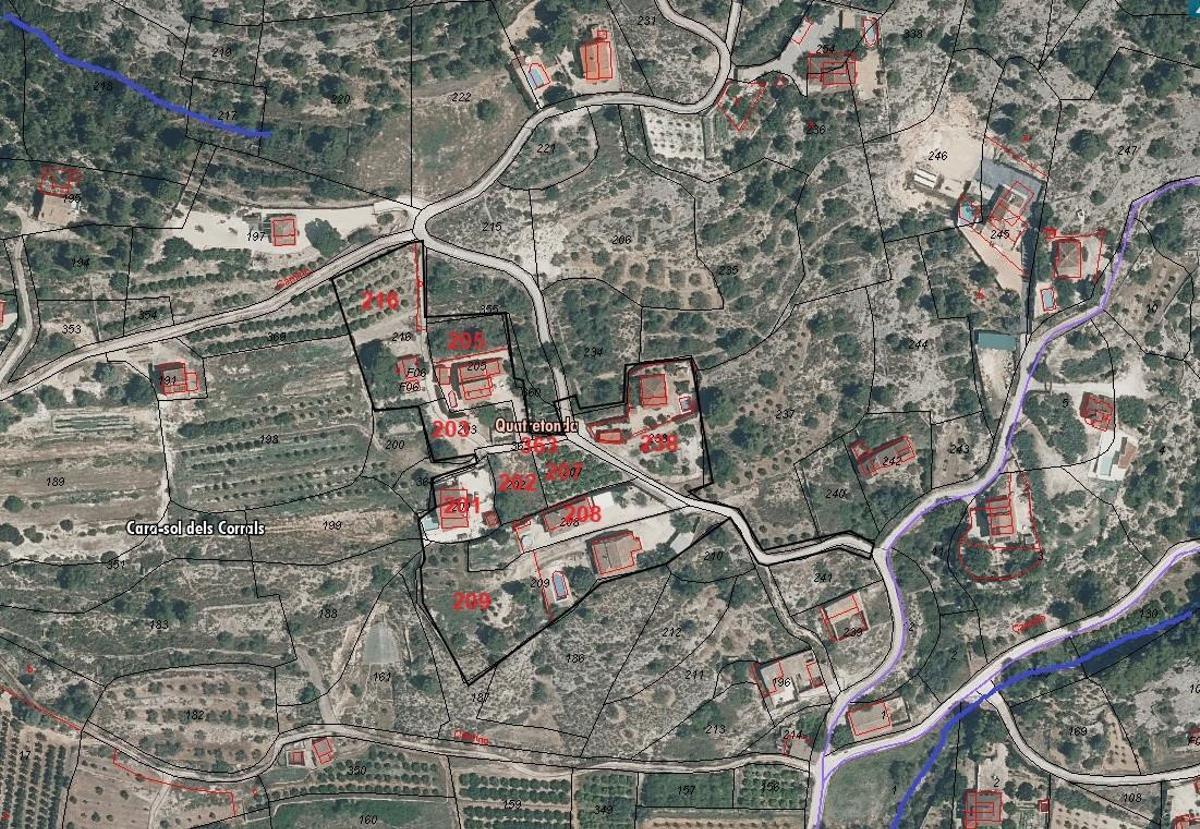 Algunas de las viviendas de Quatretonda que se regularizarán con el plan previsto.