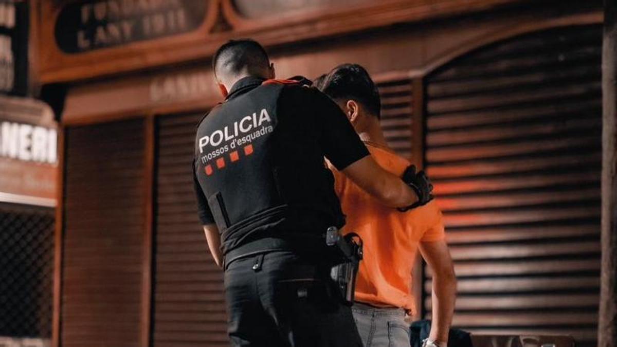 Imagen de una detención en Barcelona.