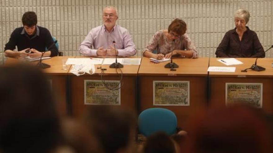 El líder de Podemos en la Comunidad, Antonio Montiel, en una asamblea reciente en Alicante.