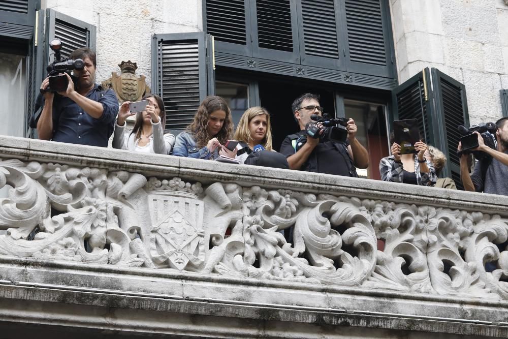 Concentració de rebuig de les actuacions policials de l'1-O a la plaça del Vi