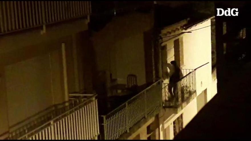 VIDEO: Dos lladres entren a robar pujant a un balcó de Santa Eugènia