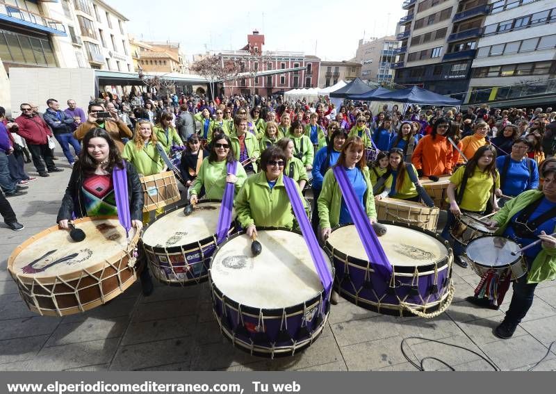 GALERÍA DE FOTOS -- Tamborrada de les dones en Vila-real