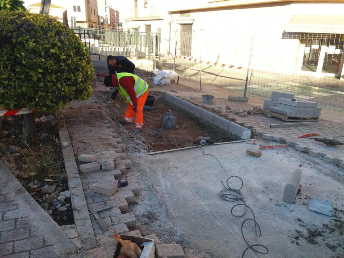 Obra de mejora de aceras en Riba-roja