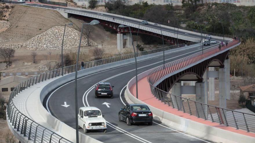 El puente del viaducto en la Zona Norte de Alcoy.