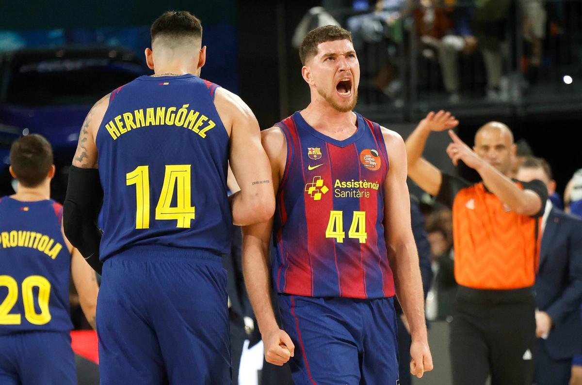 Joel Parra y Willy Hernangómez, en el partido ante UCAM Murcia