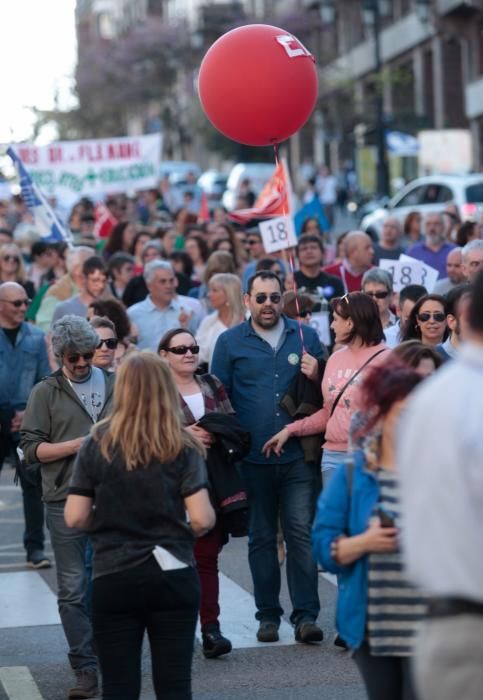 Los docentes asturianos se manifiestan en Oviedo