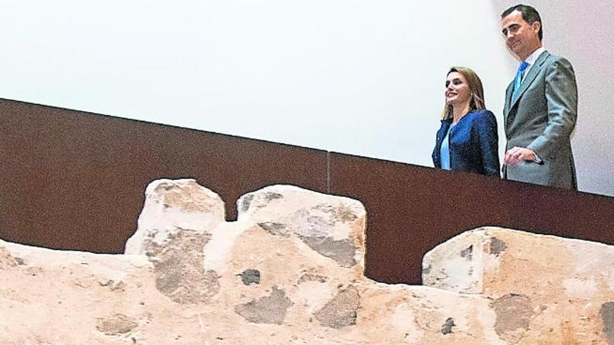 Felipe VI y Doña Letizia, en la inauguración del Castillo de La Luz, en la capital grancanaria, en 2014.