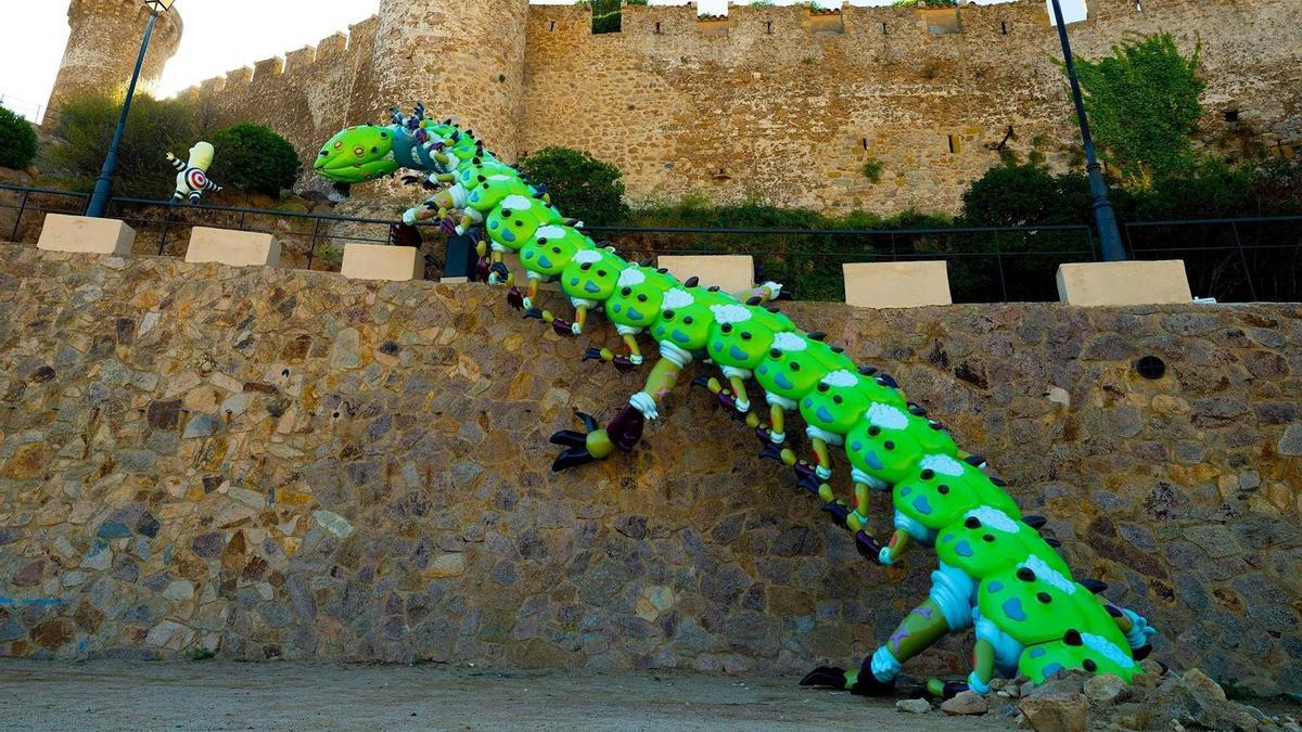 Una de les figures que s&#039;ha instal·lat a la Vila Vella de Tossa de Mar