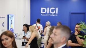 DIGI, el operador de telecomunicaciones del Grupo DIGI Communications en España, ha inaugurado este miércoles su quinta tienda propia en la provincia de Valencia, -y séptima en la Comunitat Valenciana-, con la que el operador ya alcanza un total de 100 repartidas por toda la geografía nacional. EFE/Ana Escobar