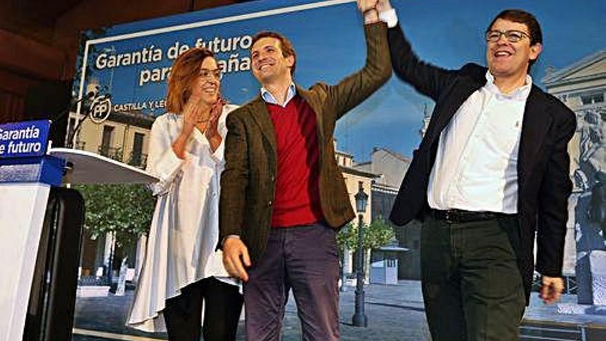 Ángeles Armisén, Pablo Casado y Alfonso Fernández Mañueco .