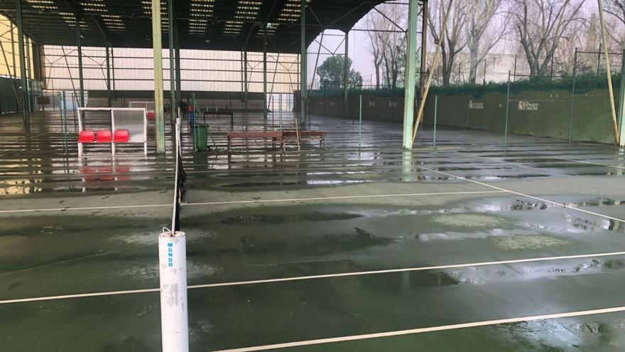 La niebla, la responsable del mal estado de las pistas de tenis de Zamora