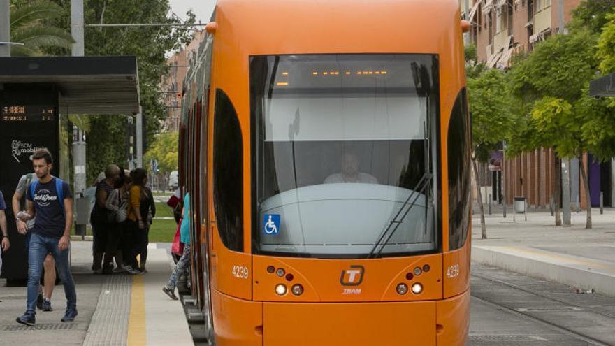 Ferrocarriles achaca a la &quot;intransigencia&quot; sindical que no acabe la huelga del TRAM