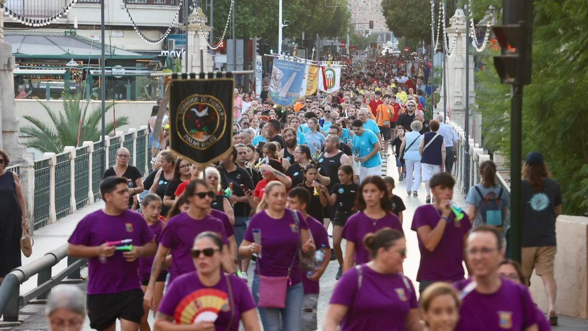 Las comisiones de la Gestora alegran las calles de Elche con el Soroll de Festa