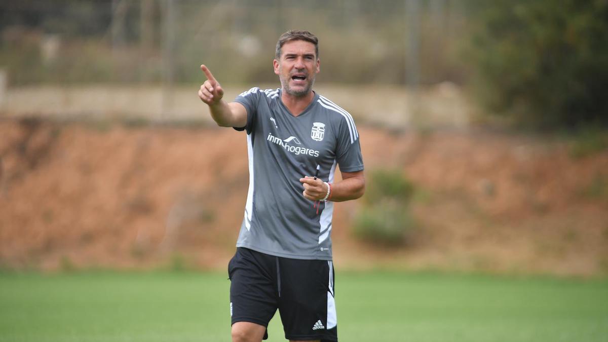 Luis Carrión, en un entrenamiento con el equipo