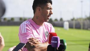 Luis Suárez atiende a los medios antes del estreno en el Mundial de Clubes
