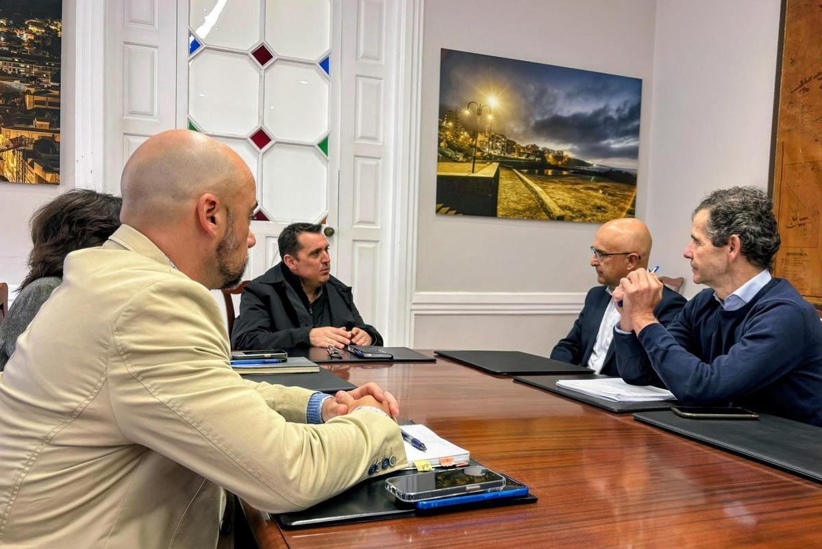 Reunión para alcanzar una regulación responsable del alquiler vacacional.