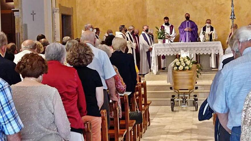 Moment de la cerimònia de comiat de mossèn Barniol | PARRÒQUIA DE BERGA