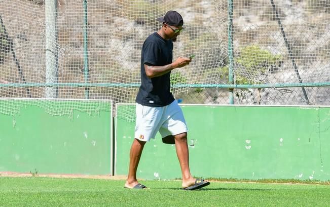 Entrenamiento UD Las Palmas en Barranco Seco ...