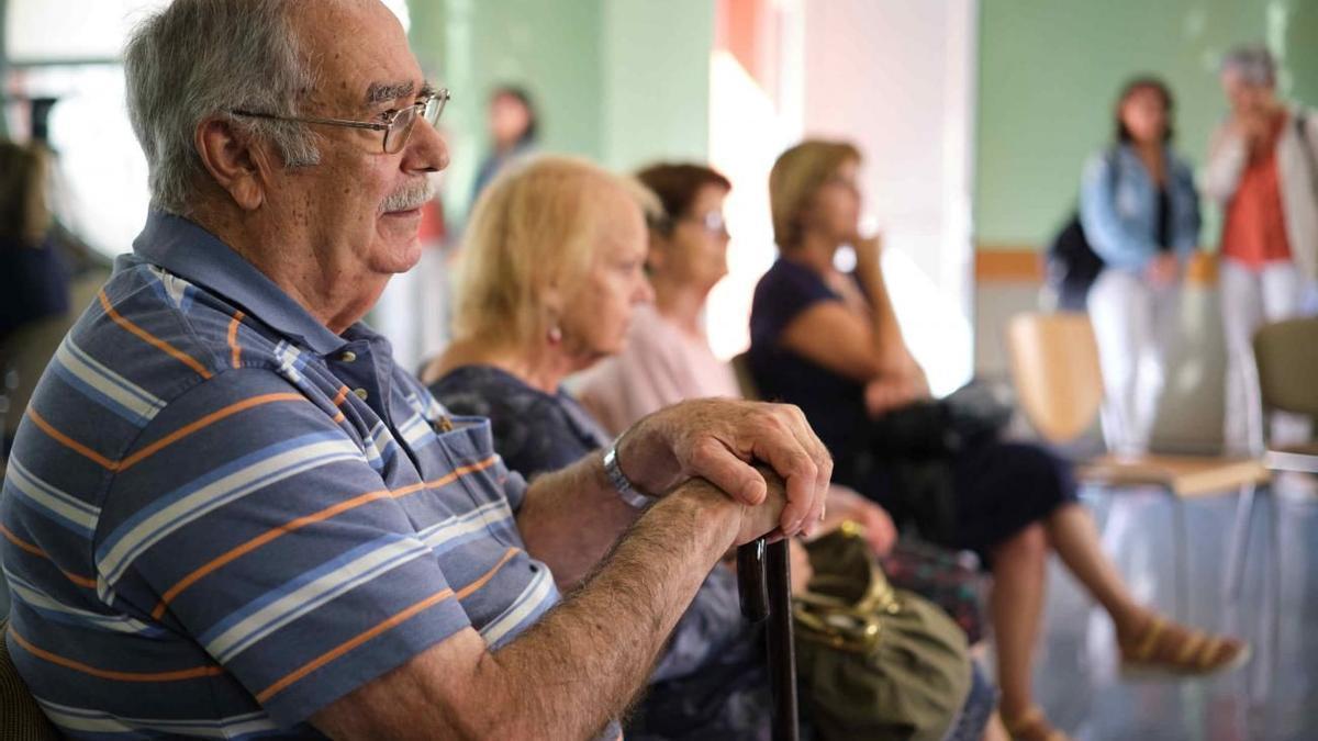 Personas en un encuentro de mayores en Canarias.