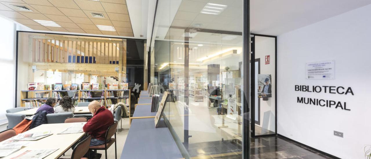 Interior de la biblioteca municipal de Almassora.