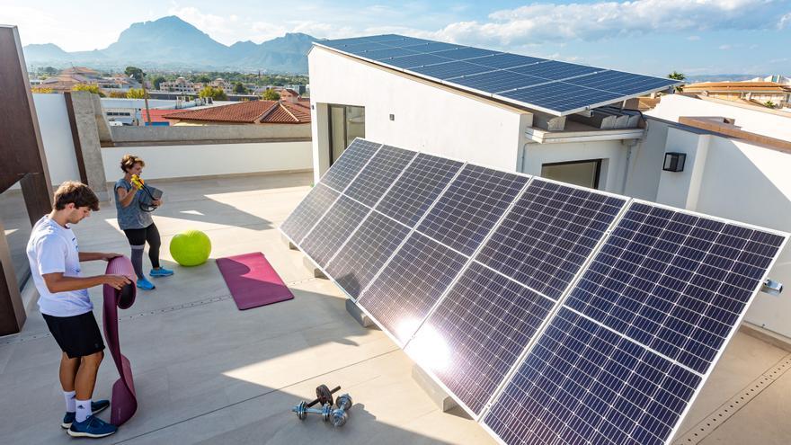 La instalación de placas solares para autoconsumo se dispara, pero debería haber muchas más