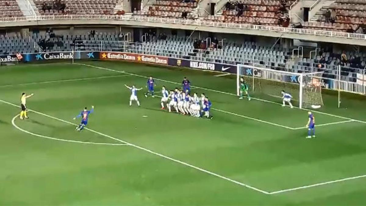 Gumbau anotó un golazo de falta en el Barça B - Alcoyano (1-1)