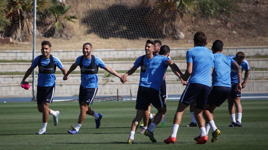 El Málaga CF se entrenó en la mañana de ayer antes de poner rumbo a Galicia.