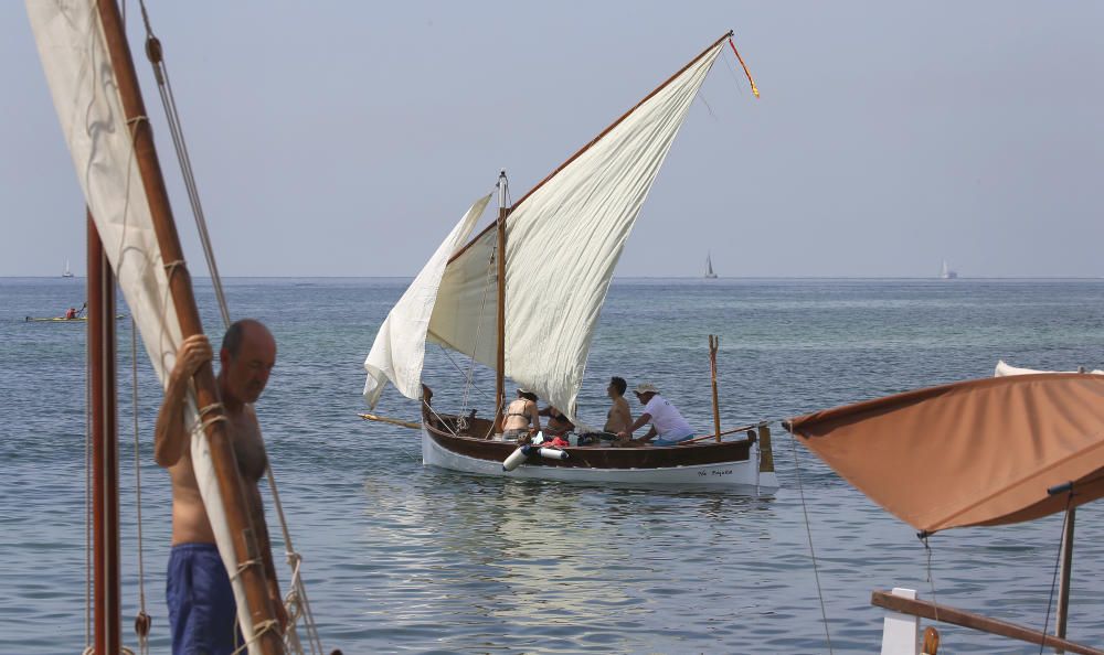 La vela latina navega por el Molinar