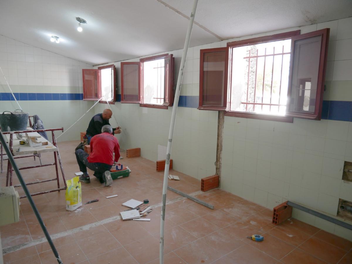 Las obras en el colegio San Luis Gonzaga de Crevillent ya han comenzado