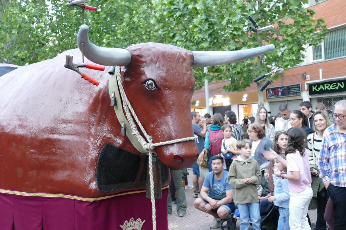 EN IMATGES | La Nit de la Cebeta més multitudinària engresca grans i petits