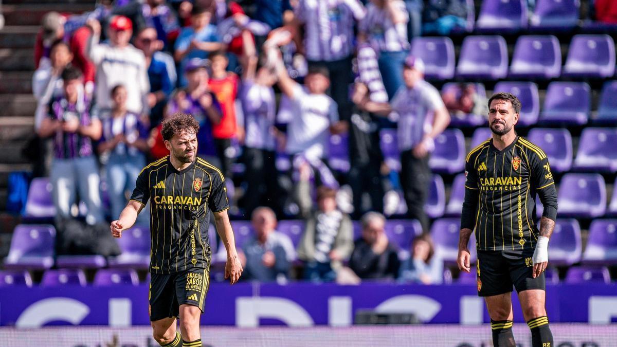 Keidi Bare e Insua, durante el duelo en Zorrilla ante el Valladolid