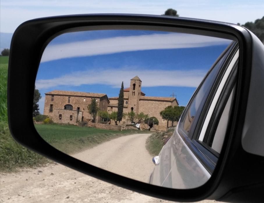 Conjunt de l'església de Sant Mateu de Bages.