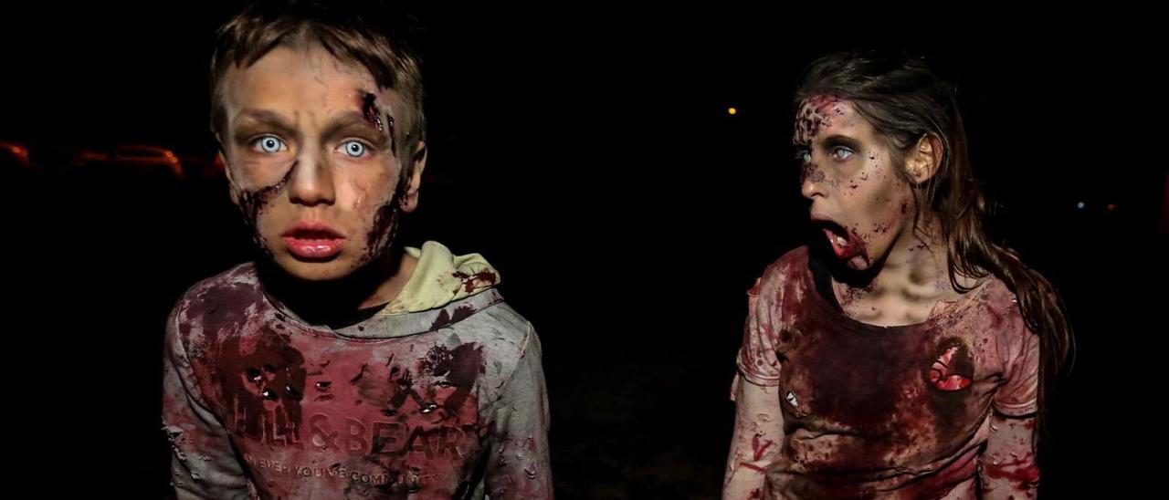 Dos de los zombis en una edición anterior de 'Survival zombie'