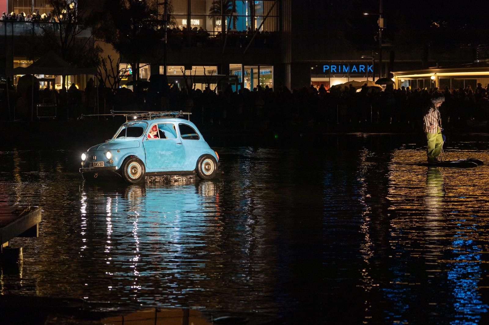 EN IMÁGENES | Espectáculo gratuito de luz y sonido en Puerto Venecia