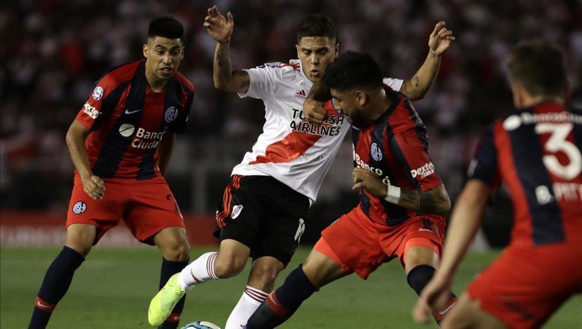 Juanfer Quintero salió golpeado del partido ante Rosario Central