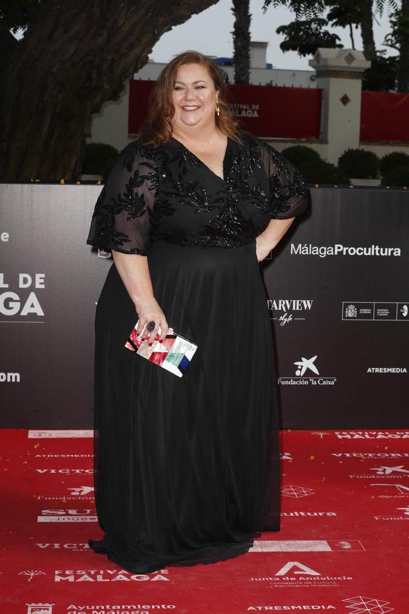 Itziar Castro con vestido negro en la alfombra roja del Festival de cine de Málaga