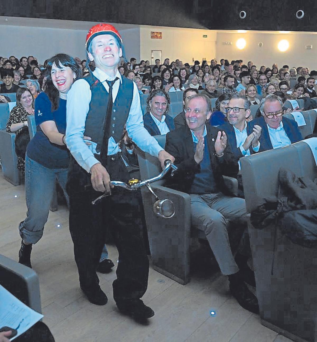 Una de las actuaciones de la gala que se celebró en el Ágora.