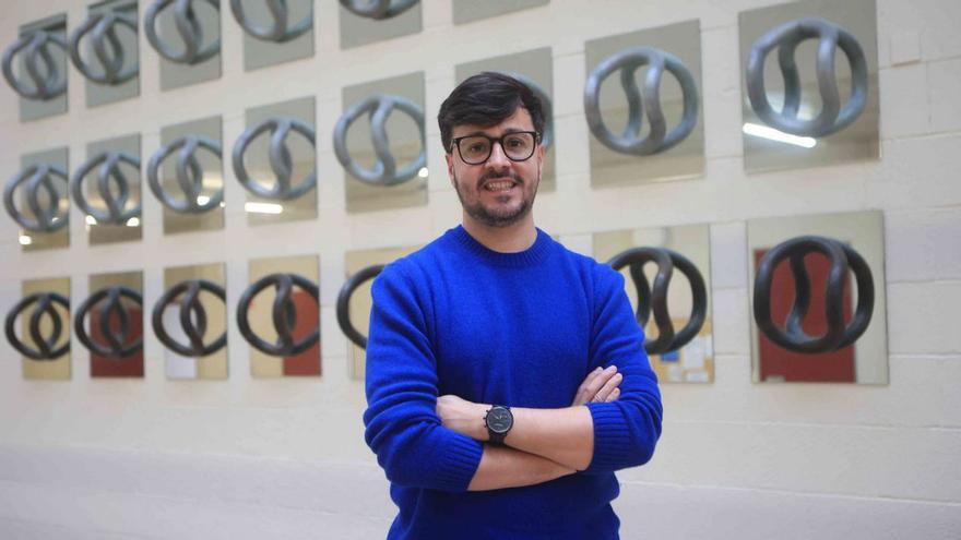 José María Mesías Lema, fundador de Artefacto, en la facultad de Educación. |  Iago López