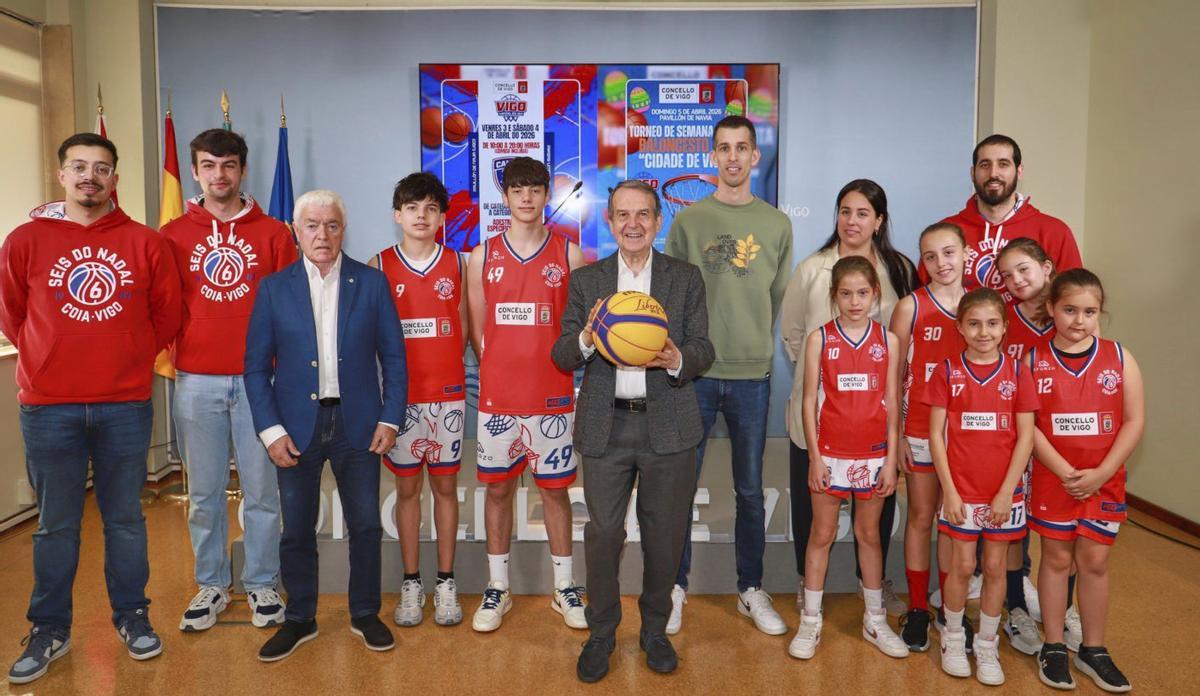 Imagen de la presentación del torneo ayer en el Concello. | FDV