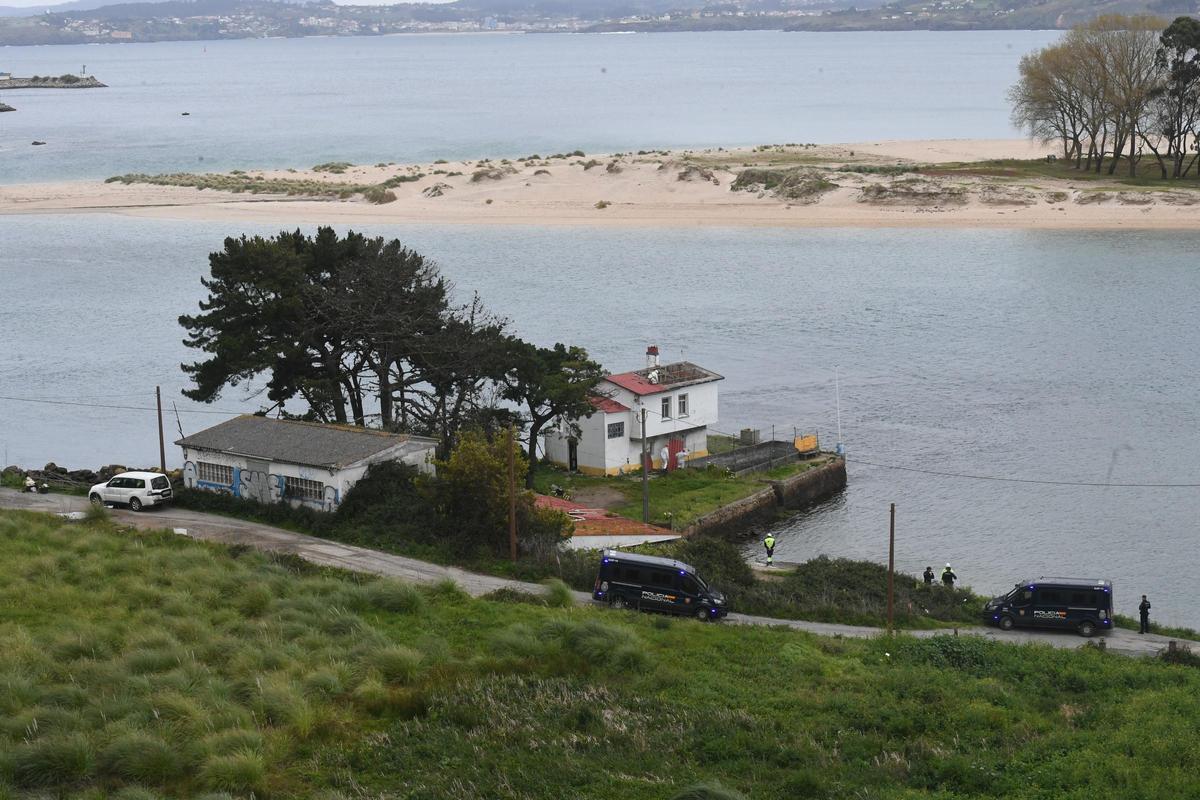 Adiós a la última chabola de A Pasaxe y a dos construcciones ocupadas de forma ilegal junto a la ría