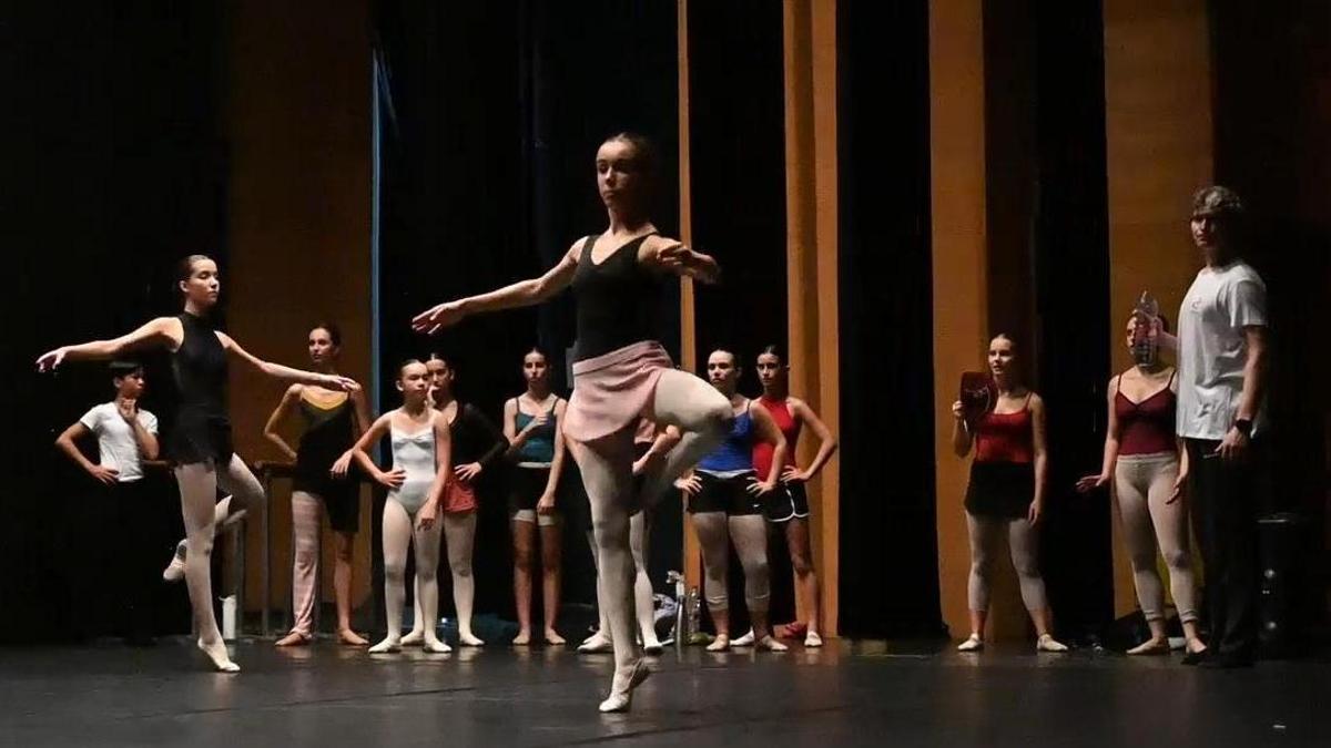 Curso intensivo internacional de danza