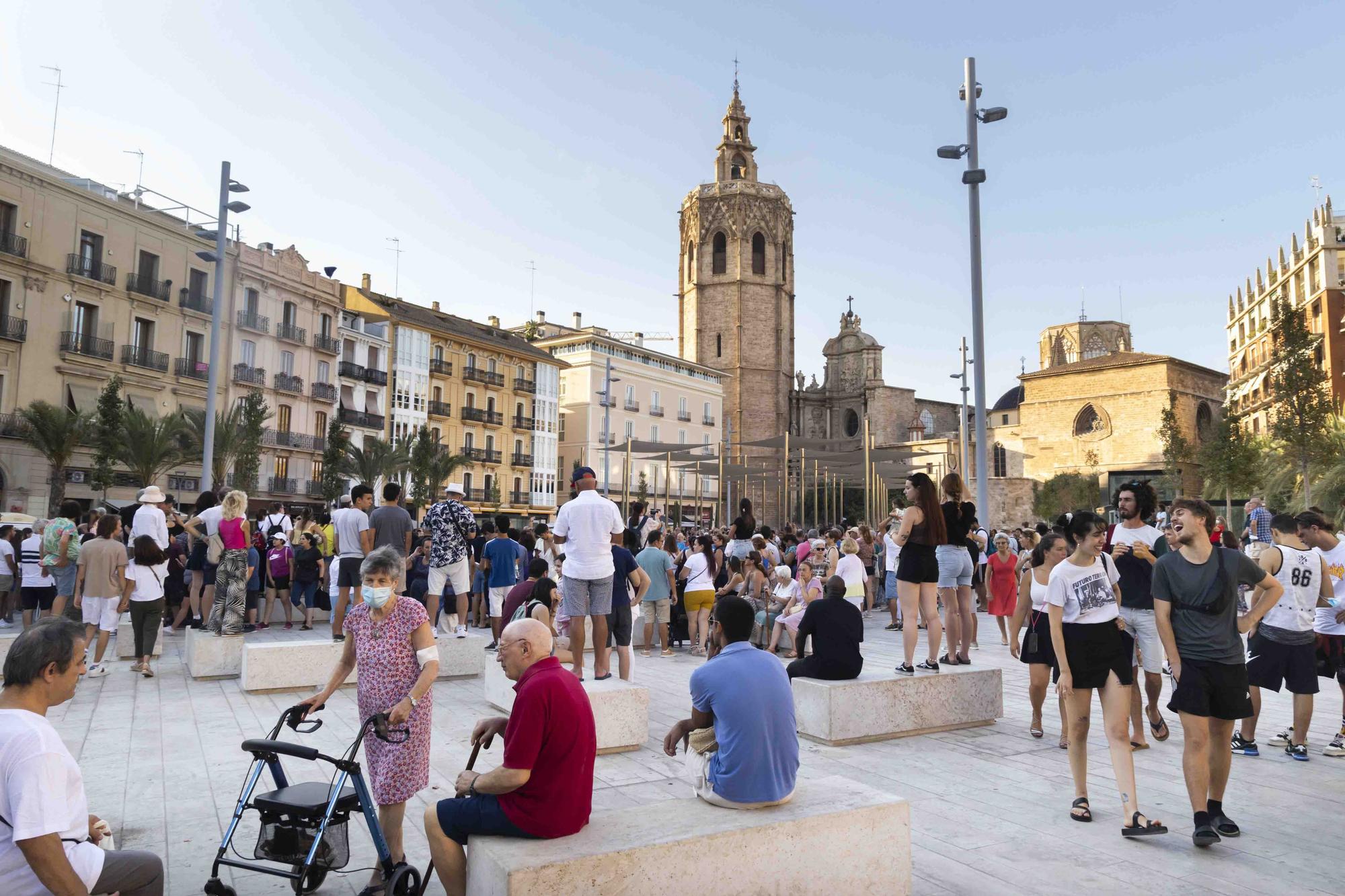 Jotas para estrenar la nueva Plaza de la Reina