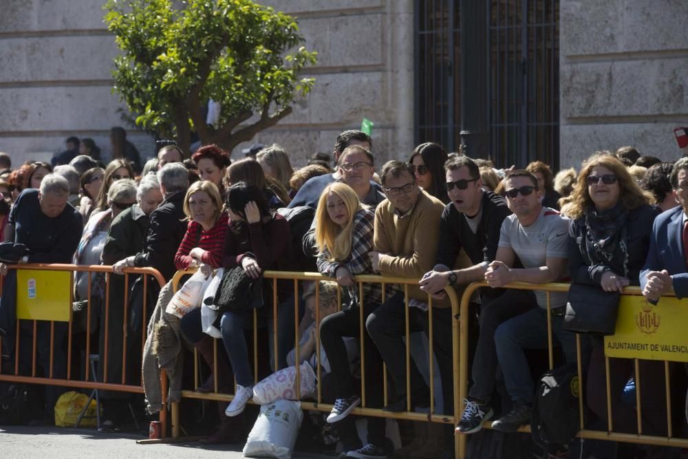 Búscate en la mascletà del 8 de marzo