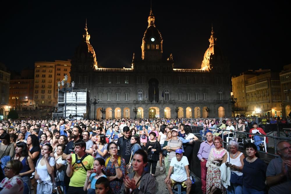 Mercedes Peón actúa en las fiestas de A Coruña