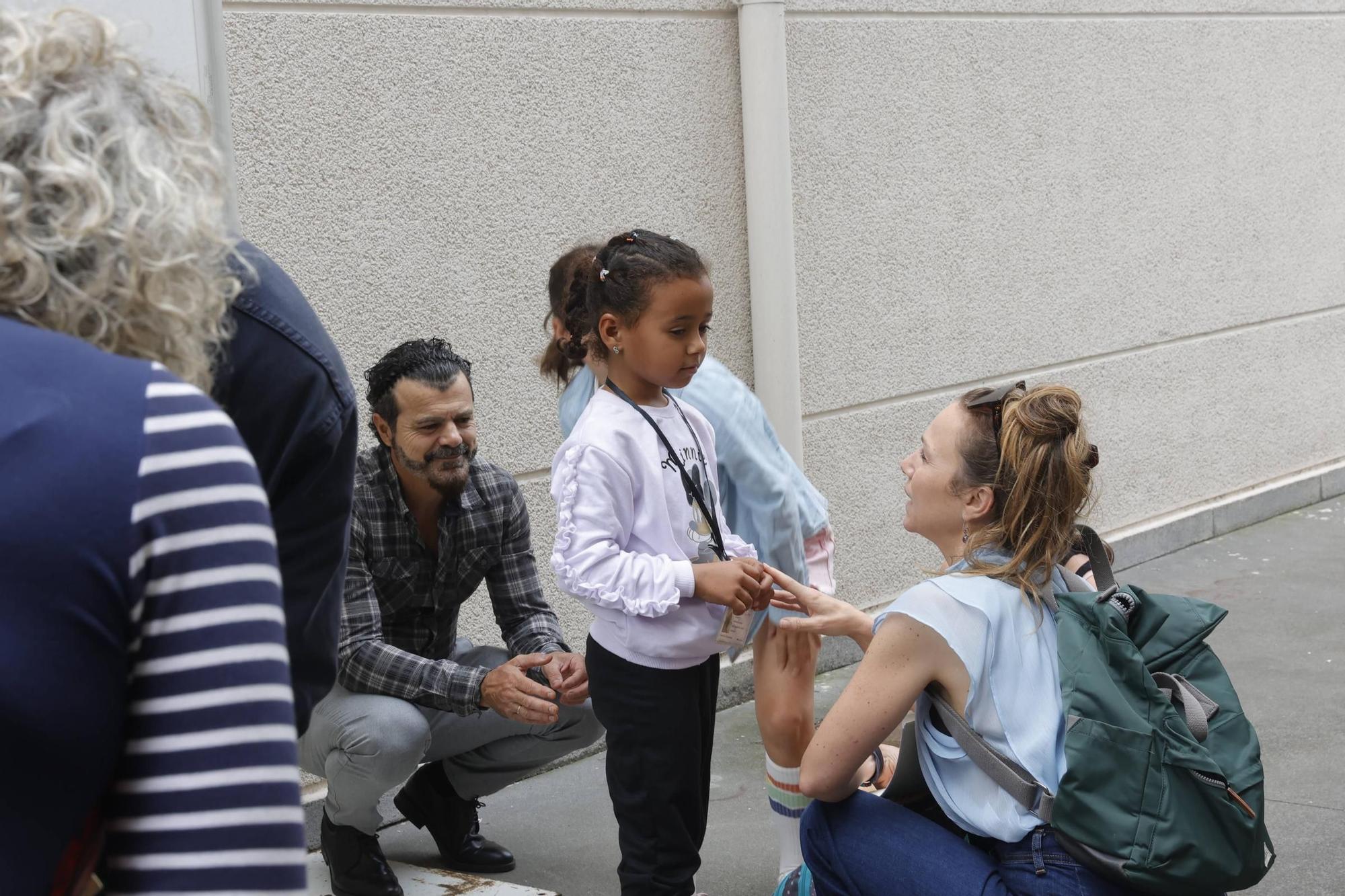 EN IMÁGENES: la llegada a Avilés de los niños saharauis del programa "Vacaciones en paz"