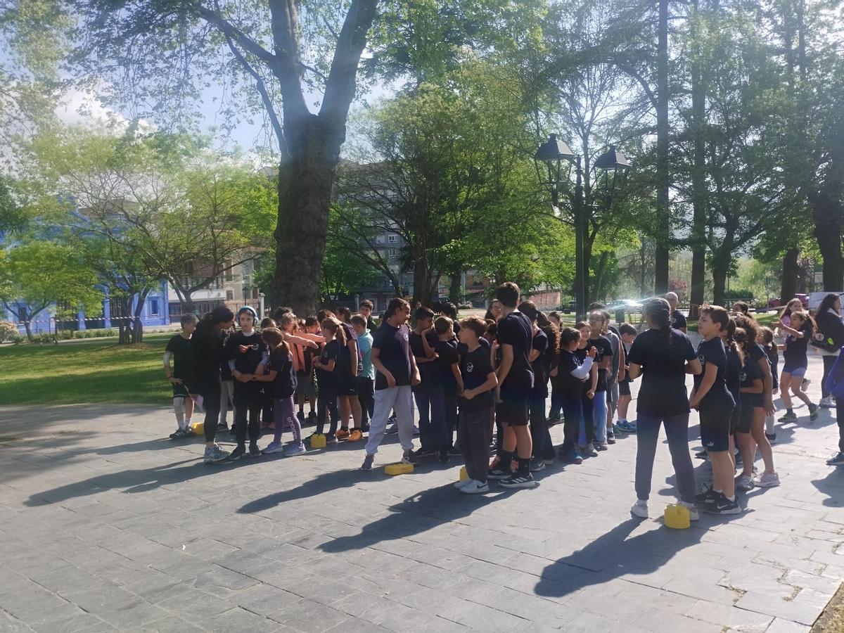 Así fue la jornada de Educación Física en la Calle del colegio Bernardo Gurdiel de Grado