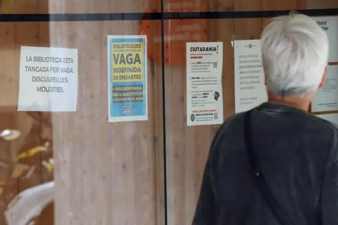 Les imatges de la vaga dels treballadors de biblioteques